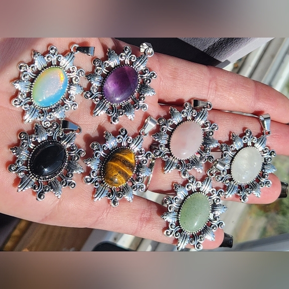 Genuine Crystal Vintage Victorian Style Sun Pendant Necklace With Rope Chain - Picture 15 of 15